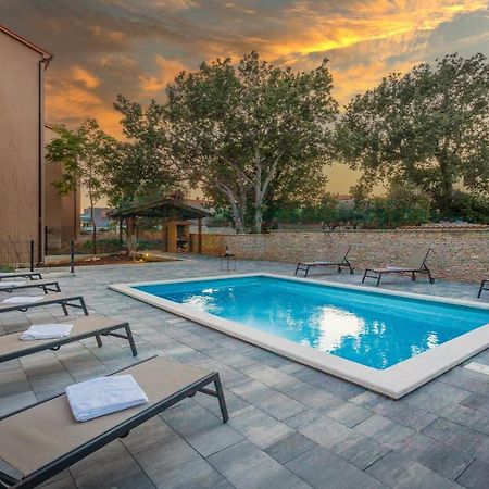 Apartments Cesare With Shared Pool Ližnjan Buitenkant foto