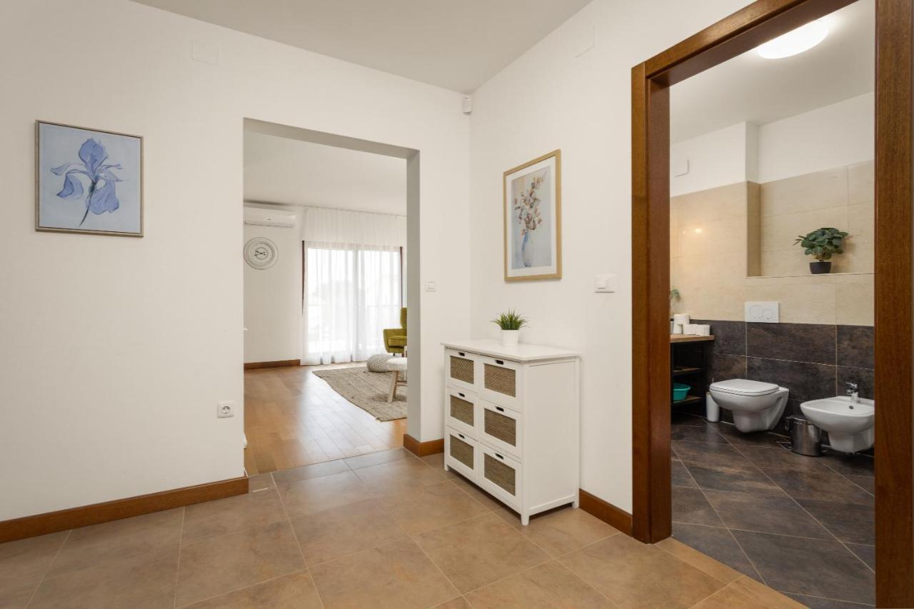 Apartments Cesare With Shared Pool Ližnjan Buitenkant foto